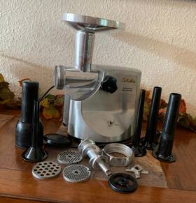 Pro450 Cabelas Professional Meat Grinder With Attachments