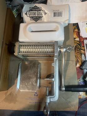 Sg706785 Guide Gear Meat Tenderizer Cuber. Cast Iron. Excellent Condition