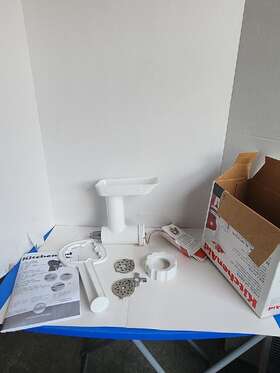 Kitchenaid 924783599424 Metal Food Grinder Attachment With Original Box