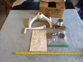 351-5 Rival Vtg Mfg Grind-o-mat Meat Grinder And Food Chopper