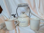 Creuset Demi Kettle 2 Mug Meringue Brand New Box. Fixed Price $128.00.