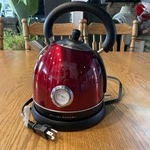 Frigidaire EKET125 Red Retro Electric Water Kettle Stainless Steel 1.8L. Fixed Price $39.99.