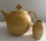 Chantal Tea Pot W/infuser Yellow/gold 6 Cup 1.5 Quart Capacity Stoneware Lid. Fixed Price $34.99.