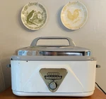 Vintage Nesco Electric Roaster 18 Quart With Glass Viewing Lid. Fixed Price $69.99.