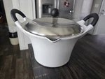 Berghoff Cookware 5QT Stock Pot With Strainer Lid White Heavy-duty. Fixed Price $50.00.