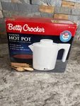 Vintage Betty Crocker 32 Oz. Hot Pot #BC-1762 Adjustable Thermostat Brand New. Fixed Price $15.99.