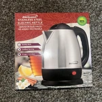 Brentwood KT-1770 Stainless Steel Electric Cordless Tea Kettle New!!. Fixed Price $8.90.
