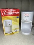 Sunbeam Shot 3211 Electric Water Dispenser 0.5 Qt White 1450W Kitchen. Fixed Price $49.95.