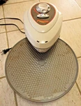 Presto Pizzazz 03430 Rotating Oven White Dual Element Countertop. Fixed Price $30.95.