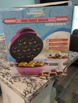 Brentwood TS-250 1000W Mini Donut Maker Machine Pink New. Fixed Price $22.00.