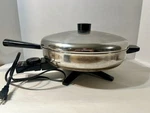 Working Farberware Stainless Steel 12" Electric Skillet Fry Pan FSS330. Fixed Price $35.00.