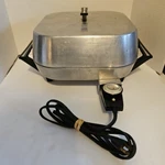 Vintage Sunbeam Vista Electric Skillet Aluminum Fry Pan Tested Works VRL8-7. Fixed Price $28.00.
