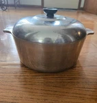 Magnalite 4248 Ghc 5-QUART Round Dutch Oven Stock Pot W/lid Usa Vintage. Fixed Price $60.00.