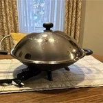 Circulon 16 Electric Wok Skillet Anodized Nonstick, Adjustable Temp, W/ Lid. Fixed Price $85.00.