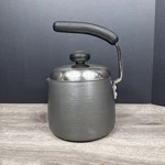 Circulon Hi-low System Hard Anodized 2 Quart 1.9 Stove Top Tea Kettle HQQQ00. Fixed Price $29.99.