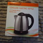 Brentwood KT1770 Cordless Electric Kettle. Fixed Price $30.00.