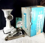 Vintage Universal Suction Base #400 Food & Meat Chopper W/box. Fixed Price $24.95.