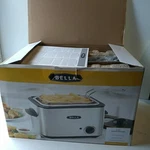 New In Box...bella 1.2 L. 1200 Watt Deep Fryer Temperature Control. Fixed Price $19.50.