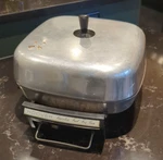 Hoover Vintage Stainless Steel Fry Pan Electric Skillet B3037 Tilt Stand Works. Fixed Price $32.00.