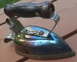 Vintage Universal "wrinkle Proof" Iron E7709 - Wood Handle 6.5LBS No Cord. Fixed Price $10.99.