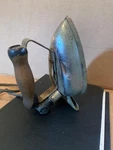 Vintage Universal Electric Iron No. E7709 Tested And Works Make Purchase Now. Fixed Price $15.00.