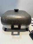 Vintage Sunbeam Electric Non Stick Frying Pan Skillet 1150 Watts Model RLB-6T. Fixed Price $24.86.