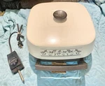 Vtg West Bend #72009 Electric Skillet 8X7X12 Black Base-ivory Lid Works. Fixed Price $10.00.