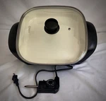 Oster CKSTSKFM12W-ECO Duraceramic Electric Skillet 12". Fixed Price $18.00.