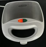 Brentwood TS-242 Nonstick Dual Waffle Maker White 750W. Fixed Price $12.00.