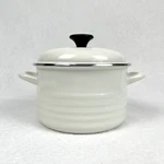 Chefs Atelier 4.2 Qt Enamel Pot W/ Lid Induction Safe Cream Made Serbia. Fixed Price $34.95.