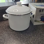 Vintage White 8.5 Quart Stock Pot Porcelain Enamel Steel Reston Lloyd. Fixed Price $55.00.